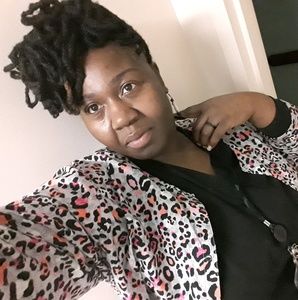 Meet your Posher, Lorraine